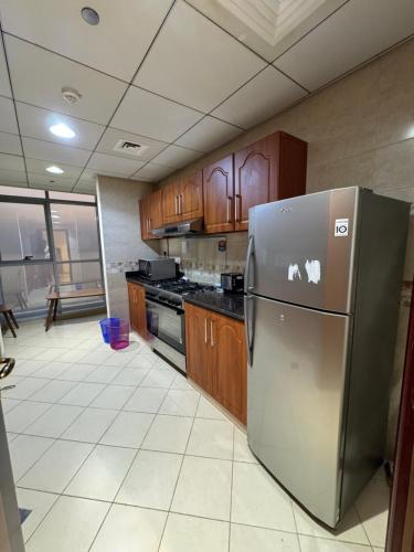 Una cocina o zona de cocina en Ocean View Luxury Suites