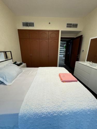 Cama o camas de una habitación en Ocean View Luxury Suites