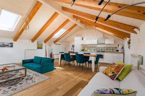 Garibaldi Loft 01