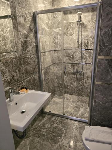 The Empress Theodora Hotel llにあるバスルーム