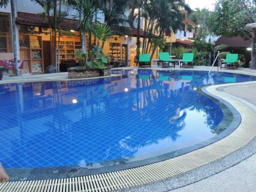 Kolam renang di atau dekat dengan Khaolak Grand City