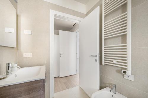 GuestHost - Milano Brand New Renovated Terrace APT