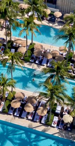 Hồ bơi trong/gần THE SETAI 5 STARS HOTEL-RESIDENCE MIAMI BEACH OCEANVIEW 2 Bedroom UNIQUE