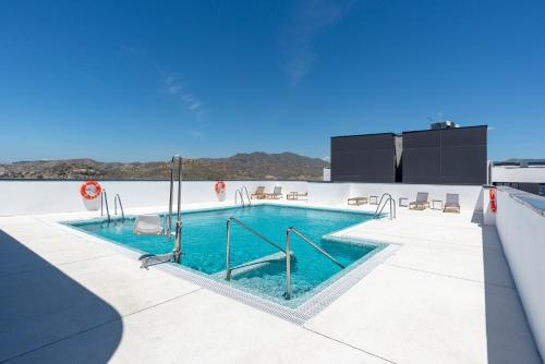 Skyline VI Pool & Coworking by ELE Apartments