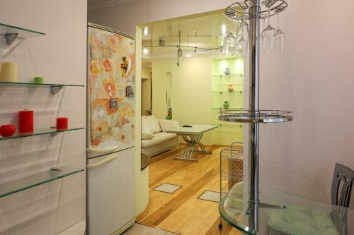 a bathroom with a glass shower in a room at Квартира по улице Большая Васильковская, 129 in Kyiv