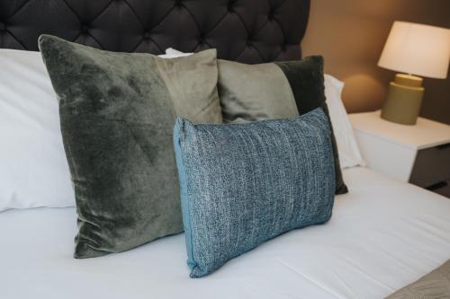Richmond Row Apartments - Free On-Site Parking, WiFi & EV photo 133