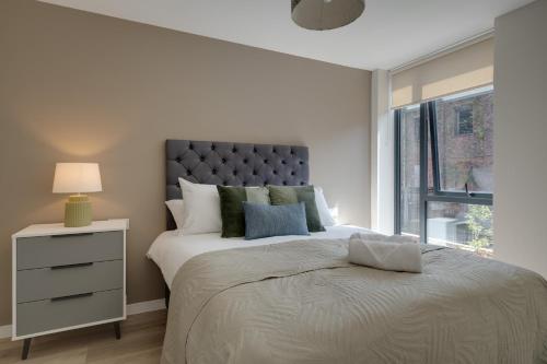 Richmond Row Apartments - Free On-Site Parking, WiFi & EV photo 136