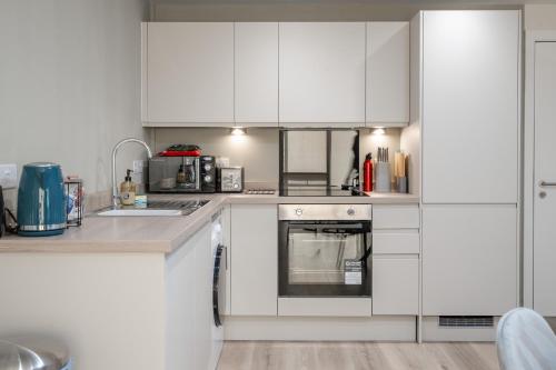 Richmond Row Apartments - Free On-Site Parking, WiFi & EV photo 155