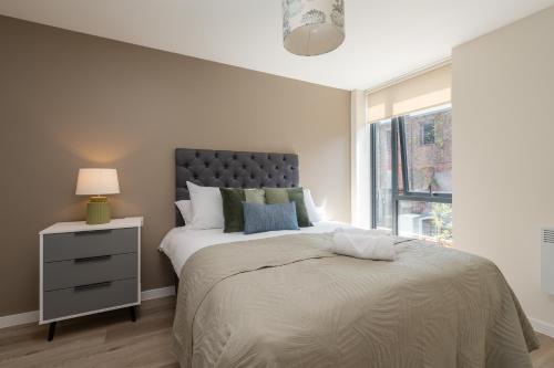 Richmond Row Apartments - Free On-Site Parking, WiFi & EV photo 152