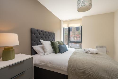 Richmond Row Apartments - Free On-Site Parking, WiFi & EV photo 154