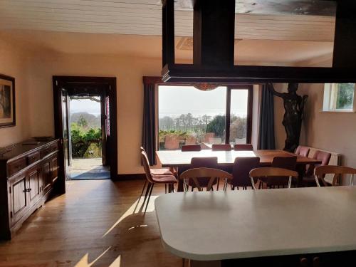 Ruang duduk di Bayview House Silverdale