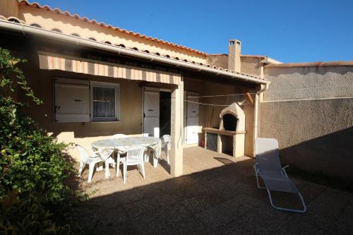 Maison de vacances avec 2 Terrasses, 6 couchages, 150m de la plage residence LES SENTOLINES sans piscine, PORTIRAGNES LRSEN11