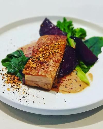 別荘の敷地内または近くでの食事または食べ物