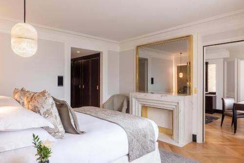 L'Hôtel du Collectionneur Parisにあるベッド