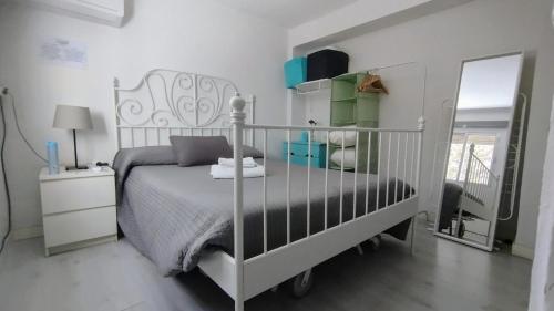 Apartamento 1 dormitorio y salon con sofa cama bien comunicado con el centro