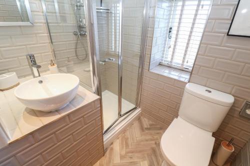 Koupelna v ubytování Apple Tree Cottage