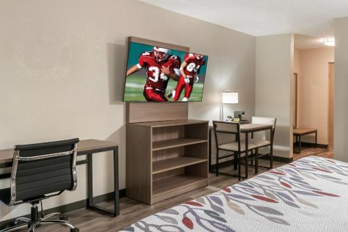 Ein Bett oder Betten in einem Zimmer der Unterkunft Red Roof Inn Doswell - Kings Dominion