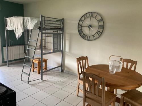 Photo de la galerie de l'établissement Le Stud, à Montalieu-Vercieu