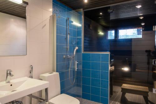 Et badeværelse på Kaisantien Villa Otsot