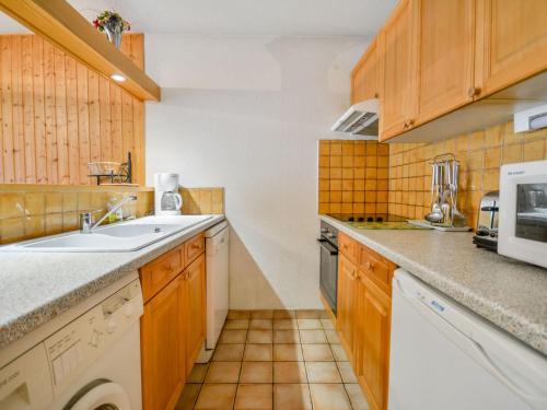 Bel appartement 2 chambres près des pistes, centre station, parking, WIFI, balcon exposé sud