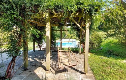 Κήπος έξω από το Beautiful Home In Oregue