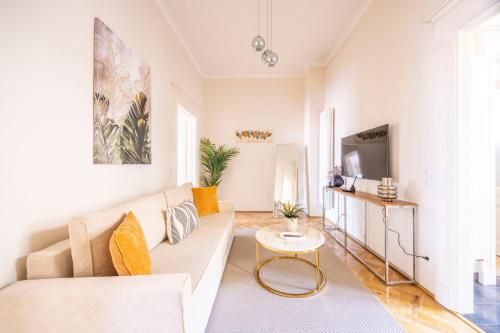 Exclusive & Cozy Central Suite w' Balcony 1065 Budapest, 31 Bajcsy-Zsilinszky út kép - 3