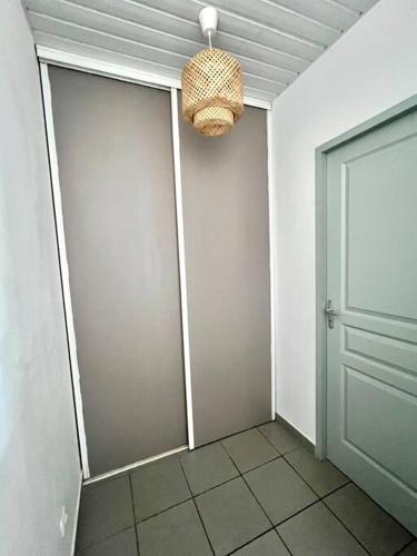 Imagen de la galería de Studio calme avec terrasse dans résidence privée, en Bourda