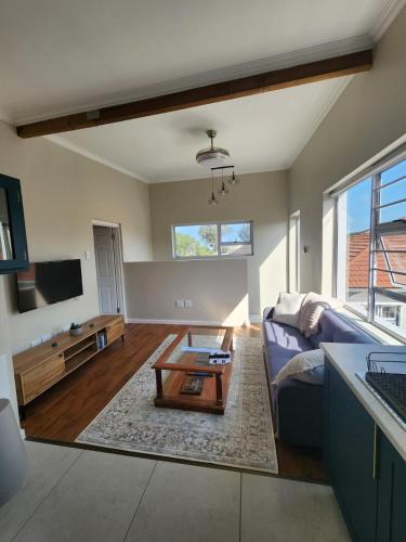 Μια τηλεόραση ή/και κέντρο ψυχαγωγίας στο Upstairs at 38