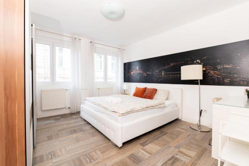 Superb Location & Chic Suite w' 2Bedroom 1061 Budapest, 9 Bajcsy-Zsilinszky út kép - 3