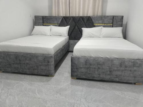 Afbeelding uit fotogalerij van Lissa Luxury Home Beachfront Bliss,3 bedroom Apartment,Nyali,Mombasa in Bamburi