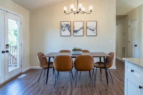 Fotografie z fotogalerie ubytování Affordable 4-Bedroom Retreat Near DT Cartersville v destinaci Cartersville