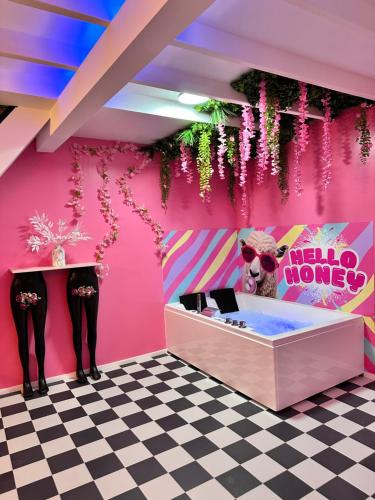 Maison 60 m2 Loveroom romantique avec jacuzzi privé à 10 min de Nancy et jardin privé