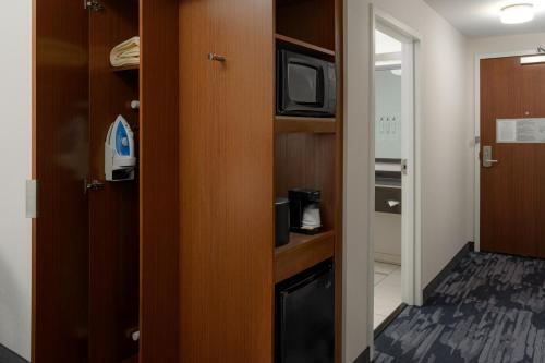 Dapur atau dapur kecil di Fairfield Inn & Suites by Marriott Columbia