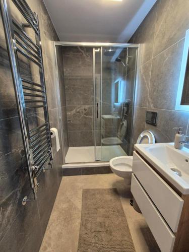 Aya's Snaresbrook Apartment photo 14