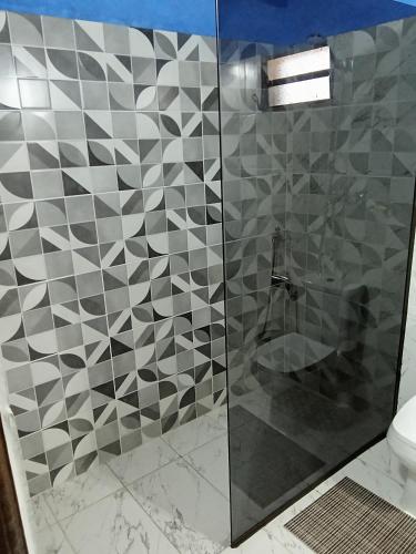 Un baño de Tupasy Marangatu Hostal