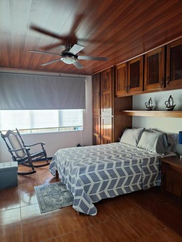 Postel nebo postele na pokoji v ubytování Linda y céntrica habitación