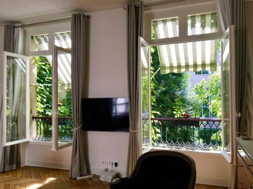 St Georges proche Opéra et la Basilique sacrée