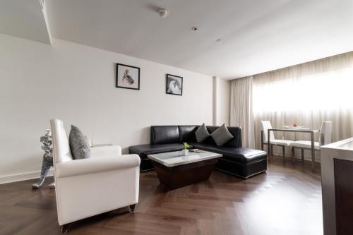 Area soggiorno di Night Hotel Bangkok - Sukhumvit 15