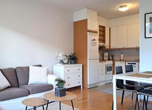 Foto Kotimaailma Apartments - Saunallinen & parvekkeellinen kaksio - Tampellan Esplanadi 4
