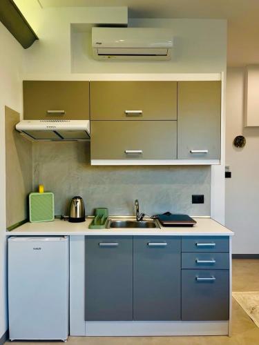 Acropolis View Urban Suite by Zeussuites