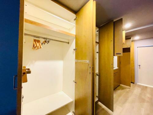 Ένα μπάνιο στο Alphabed HAKATA COMFORT