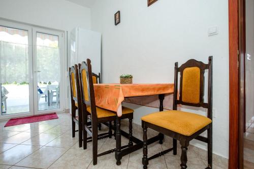Apartments Mili