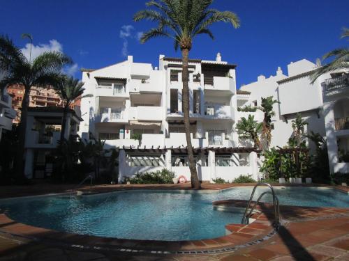 Nice groundfloor with pool view