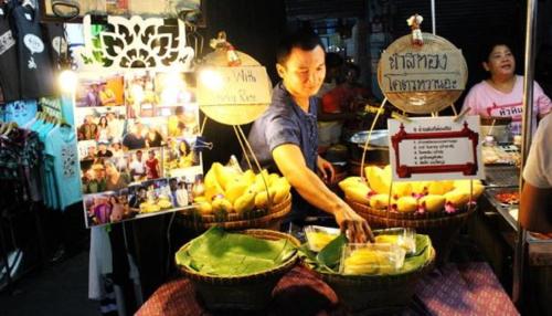 Makanan di atau berdekatan apartmen
