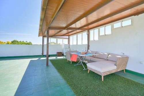 PENTHOUSE NEAR BEACH AND MALAGA TOWN also monthly hire and long term RENTAL CAR AVAILABLE