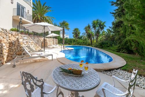 4 BDRM Andalusian Villa w Cinema & Sea Views