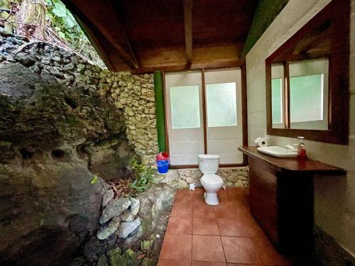 Koupelna v ubytování Palmeras del Río HOTEL