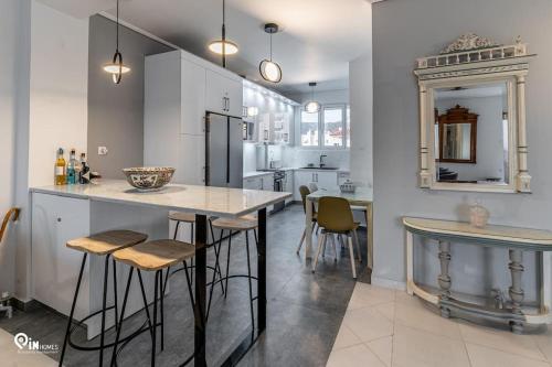 Hliana - Premium Sky & Sunset View House in Glyfada