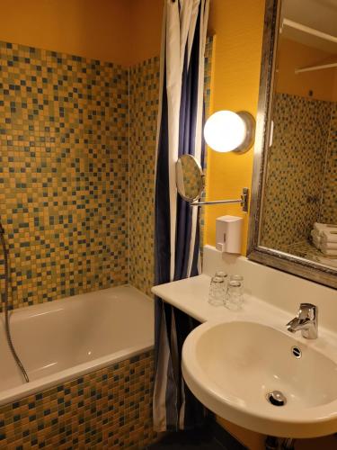 Hotel Schweriner Hof by ANS photo 72