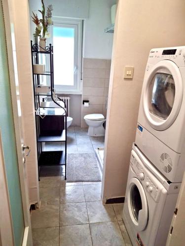 Ένα μπάνιο στο Residence Locchi